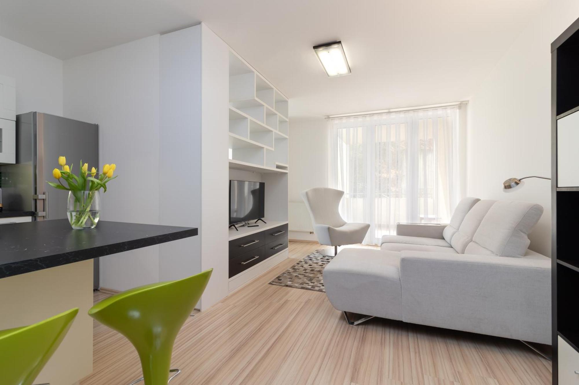 Peace And Comfort Near Center With Balcony, 500mb Wifi Appartamento *